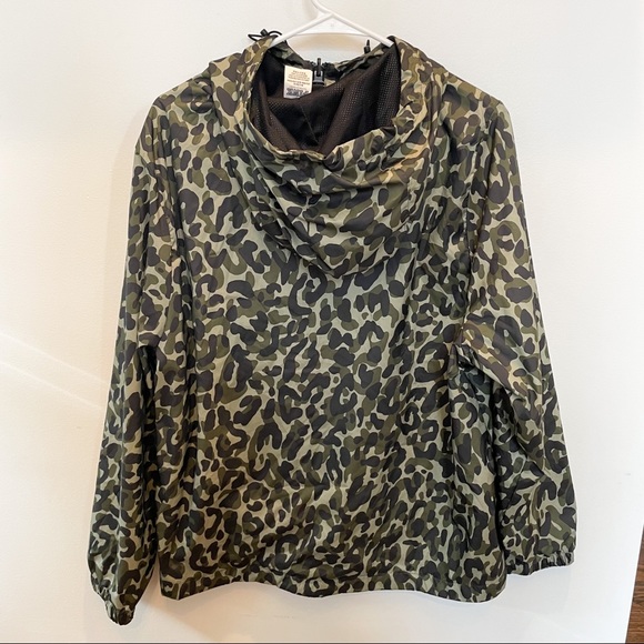 Victoria’s Secret PINK Camo Windbreaker/Rain Jacket - Picture 3 of 6